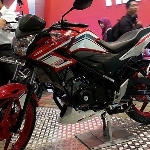 Kredit Motor Honda Bandung AHM Rilis Tampilan Terbaru Honda CB150R StreetFire & Honda Scoopy
